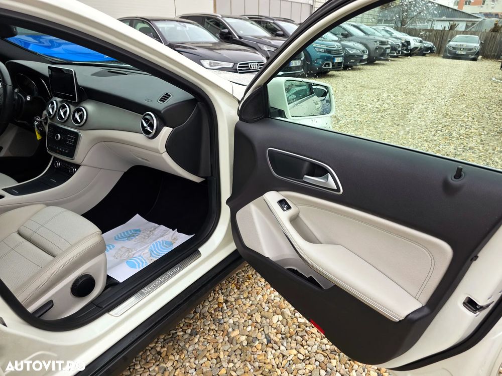 Mercedes-Benz GLA 250 4MATIC 7G-DCT AMG Line - 13