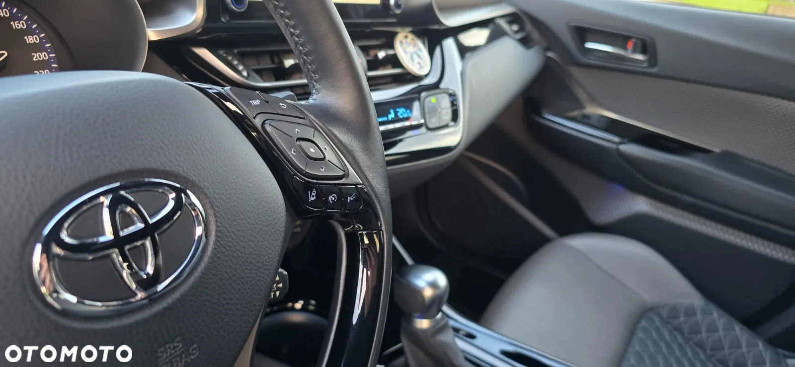 Toyota C-HR 2.0 Hybrid Executive - 27