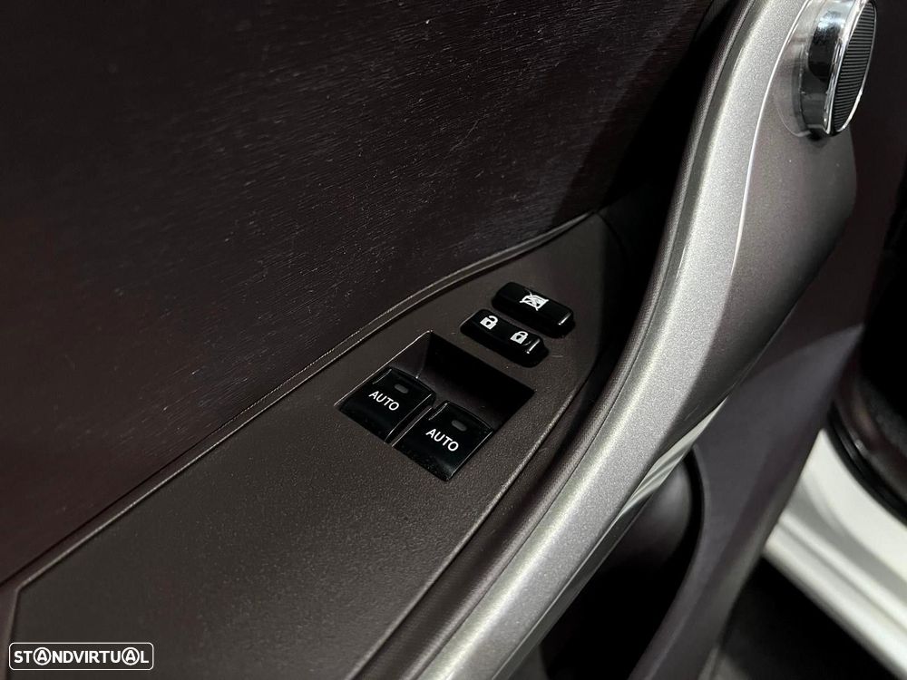 Toyota iQ 1.0 VVT-i 2 EP - 23