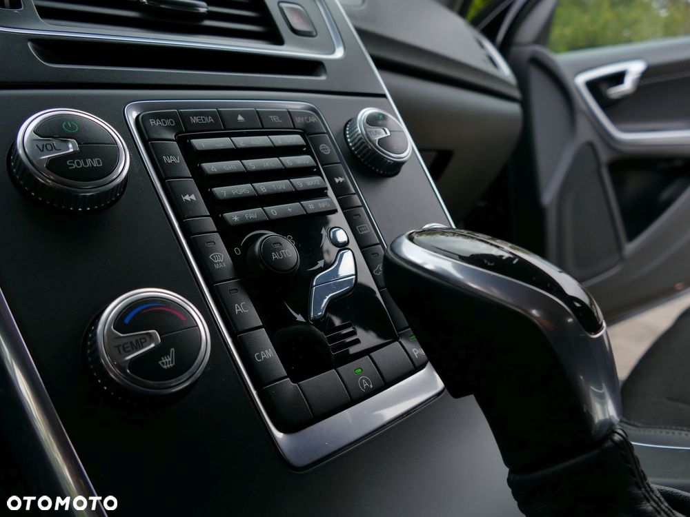 Volvo V60 D3 Momentum - 30