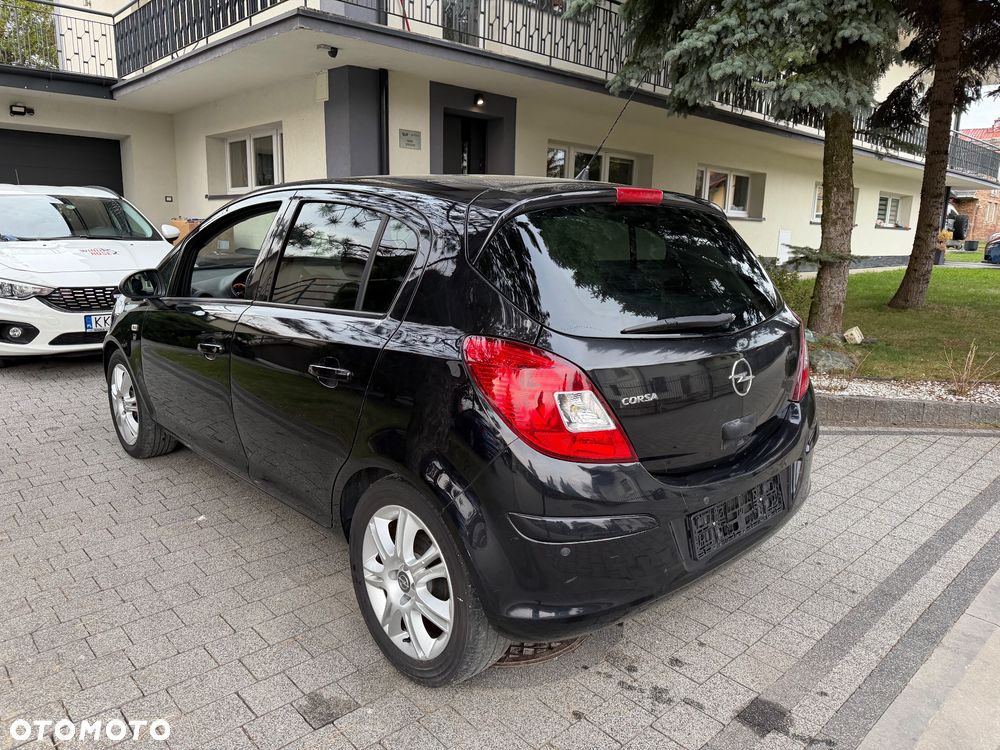 Opel Corsa 1.2 16V Cosmo - 7