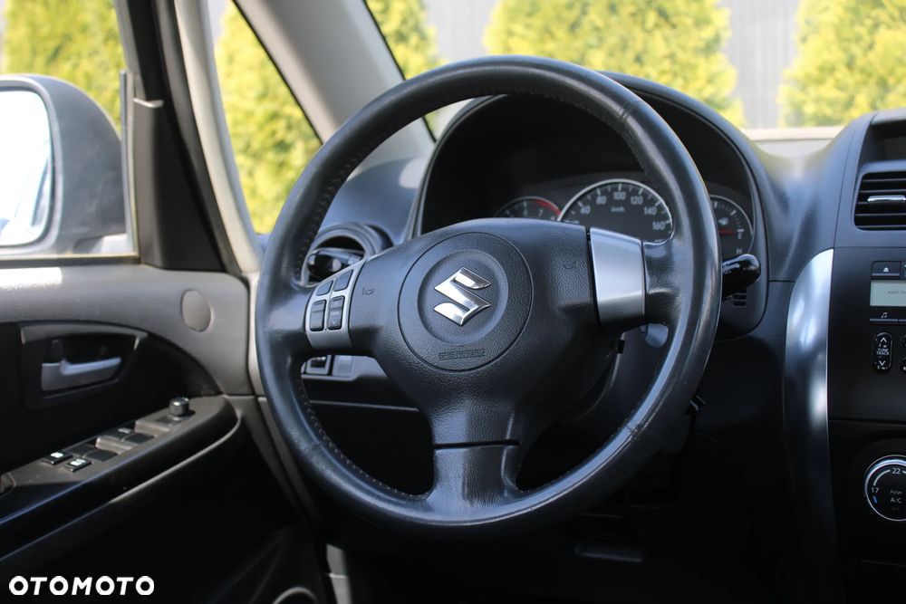 Suzuki SX4 1.6 Premium Outdoor - 18