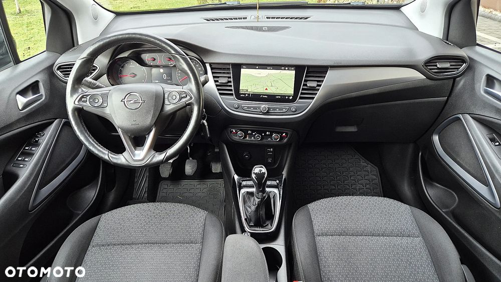 Opel Crossland X 1.2 T Design Line S&S - 12