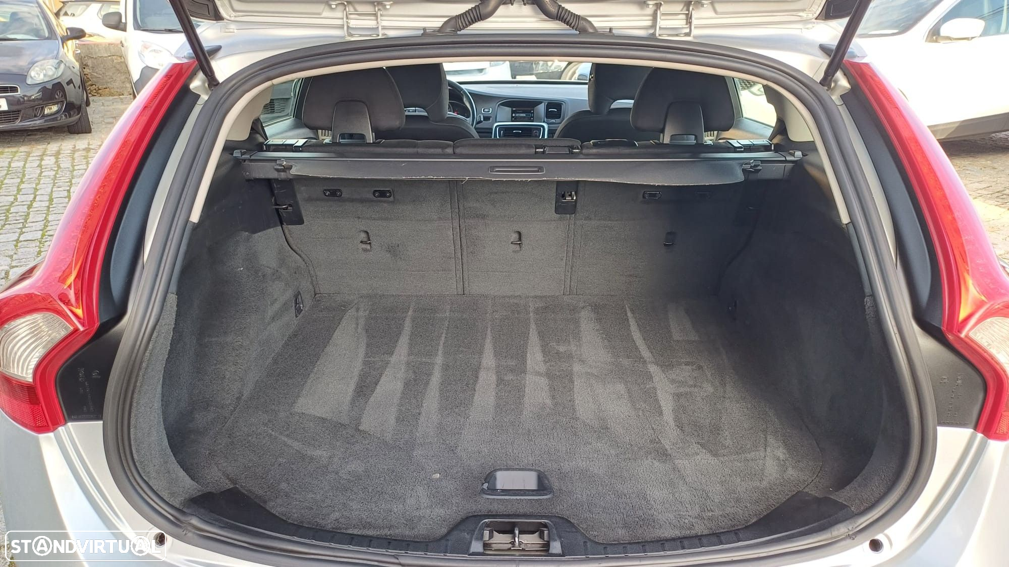 Volvo V60 2.0 D4 Kinetic - 20