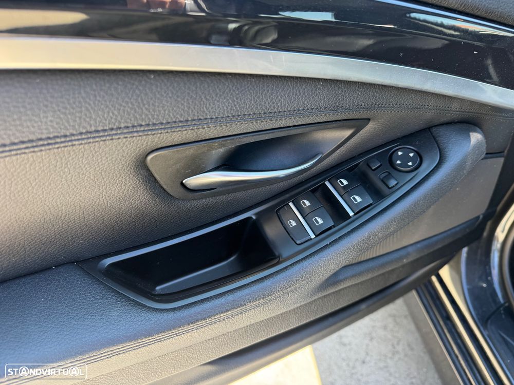 BMW 525 d Exclusive Auto - 8