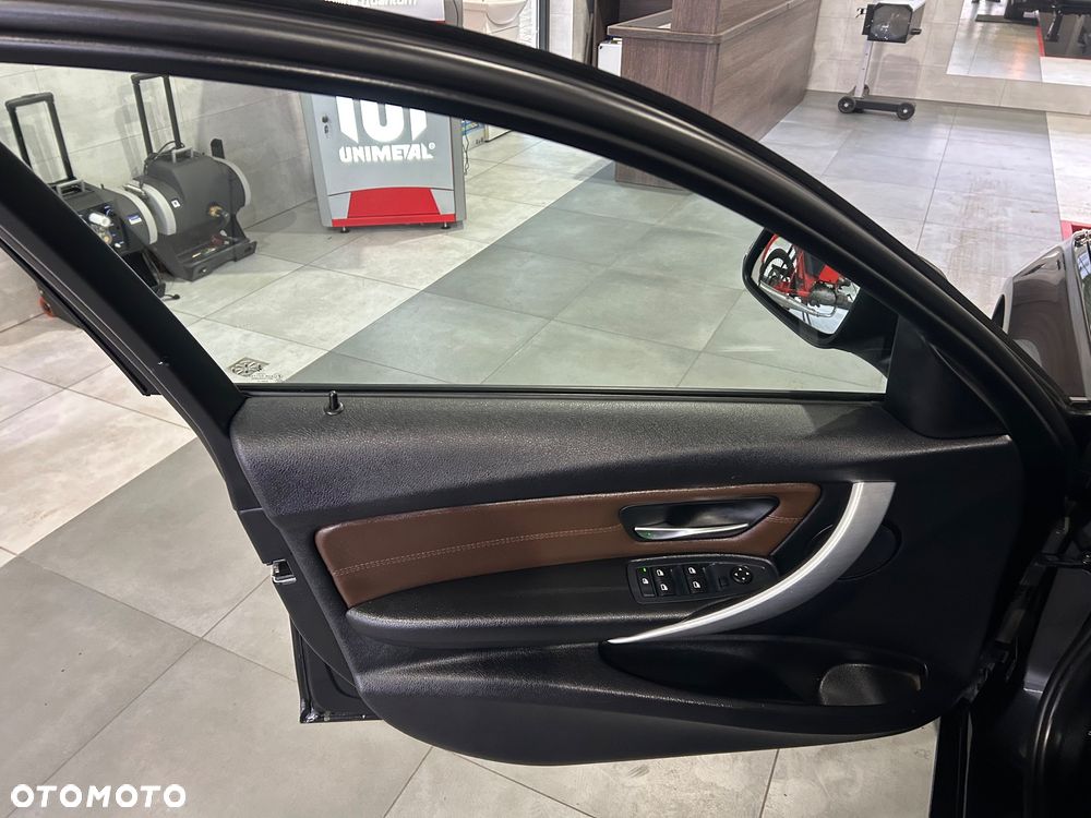 BMW Seria 3 320d - 19