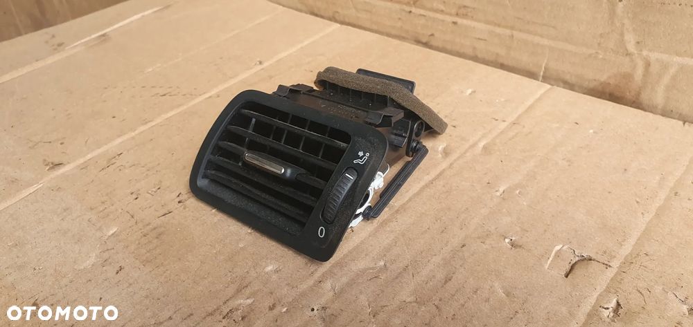 Kratka nawiewu powietrza lewa VW Passat B6 3C1819701F - 2