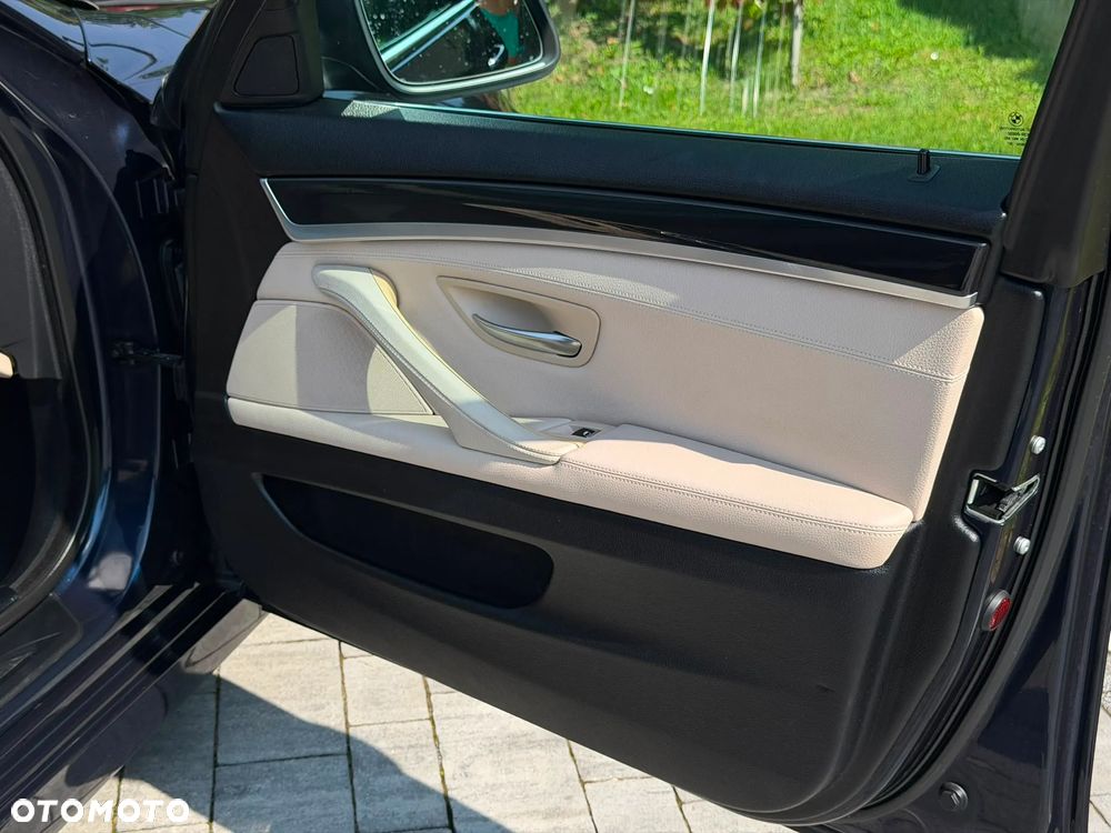 BMW Seria 5 530d xDrive - 37