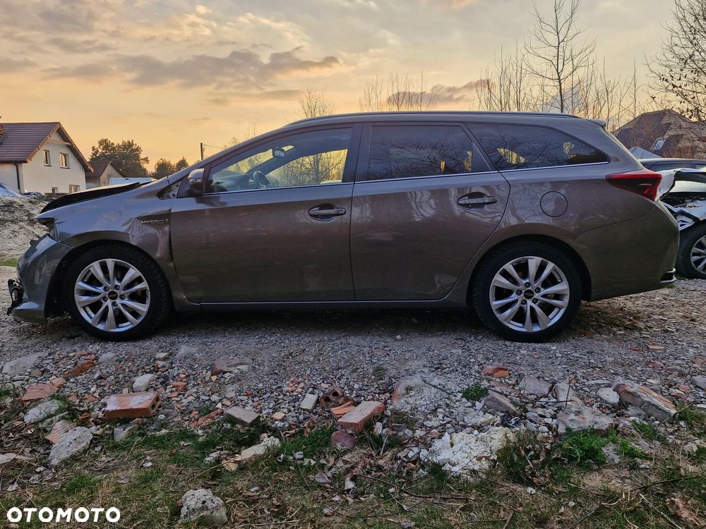 Toyota Auris 1.8 VVT-i Automatik Executive - 2