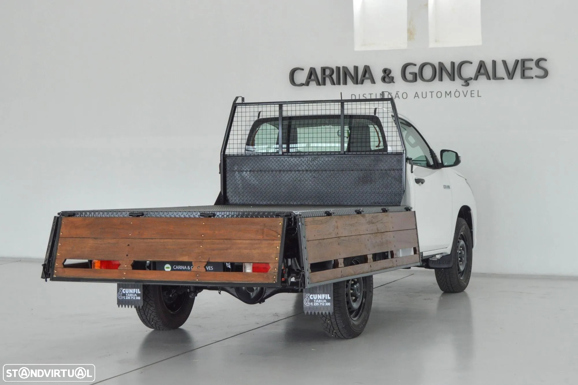Toyota Hilux 2.4 D-4D 4X2 Cabine Simples 2L - 9