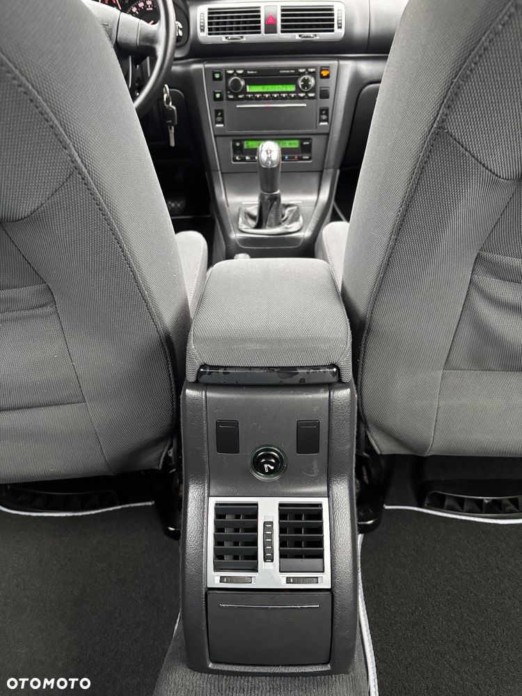 Skoda Superb 2.0 Comfort - 38