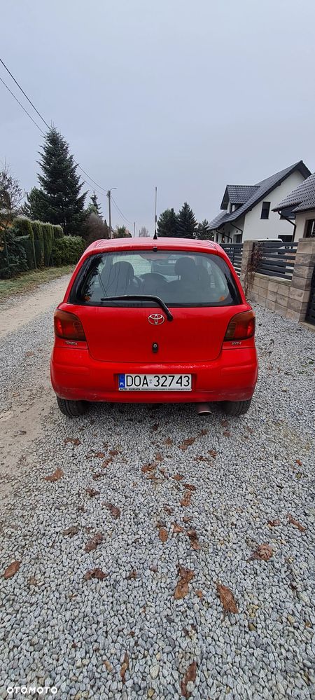 Toyota Yaris 1.0 Base - 4