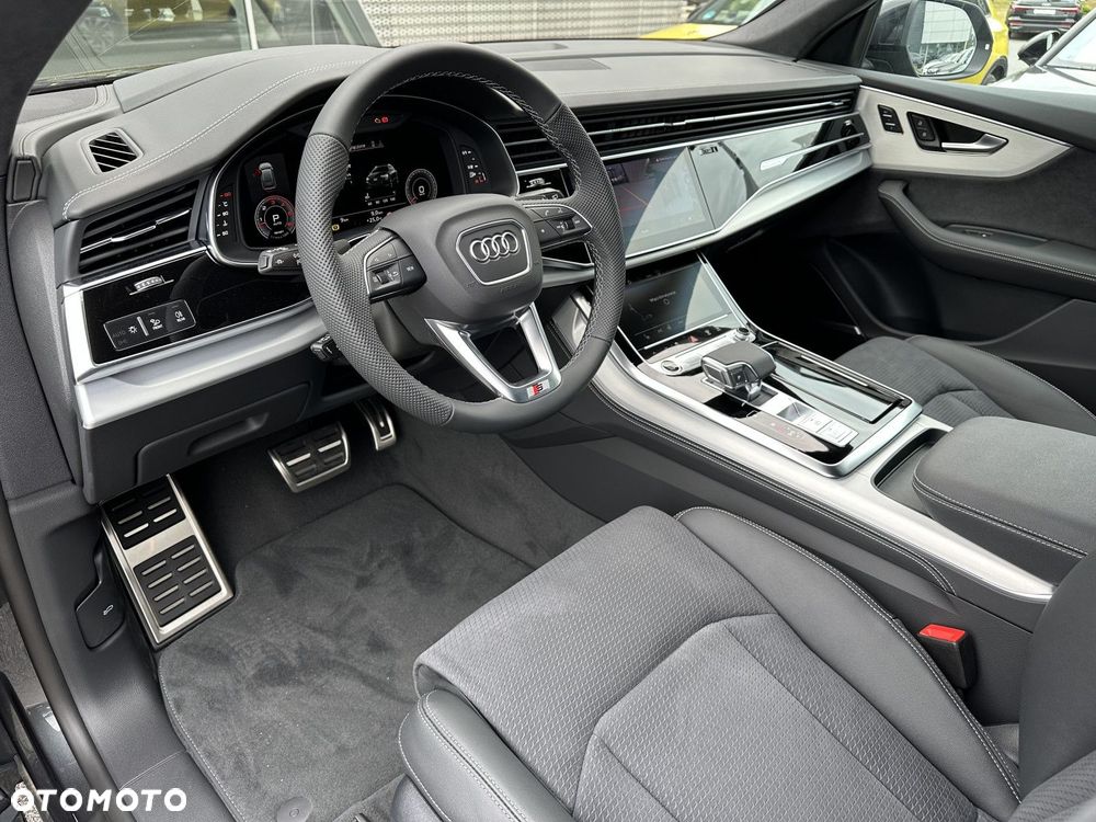 Audi Q8 - 12
