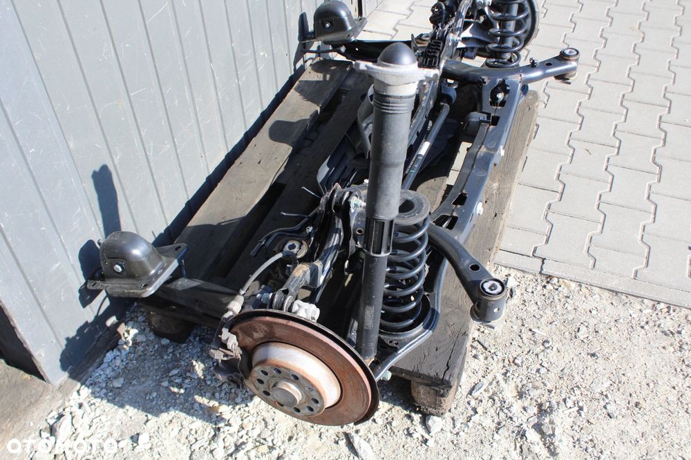 VW Tiguan 5NA zawieszenie wózek tył 3Q0505449A - 3