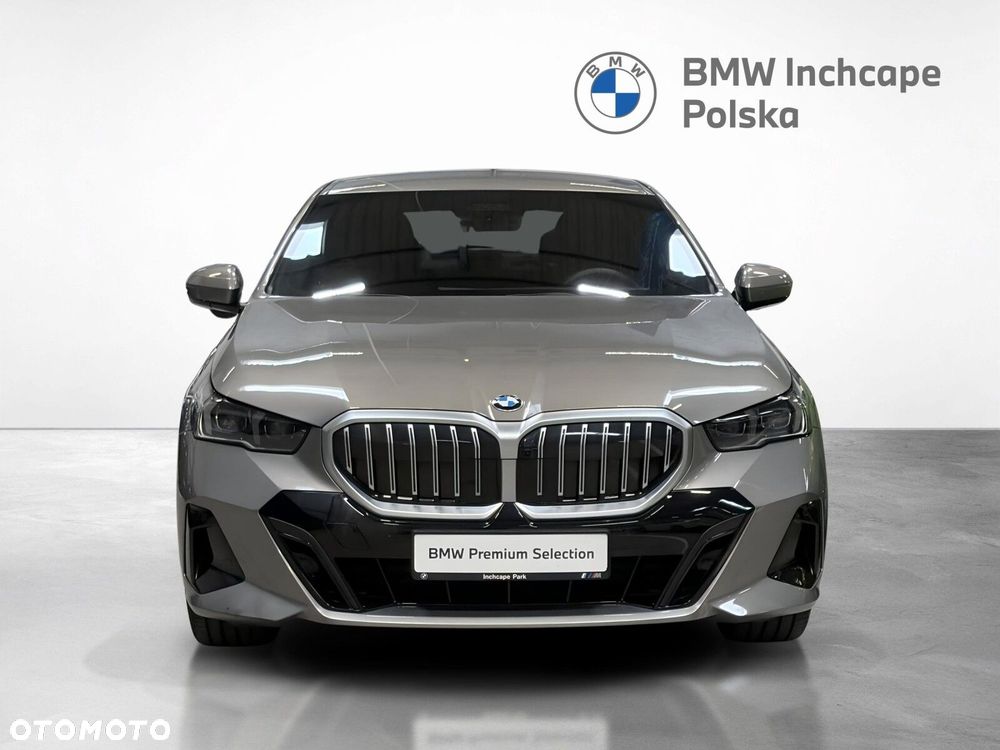2025 BMW Seria 5, photograph 8