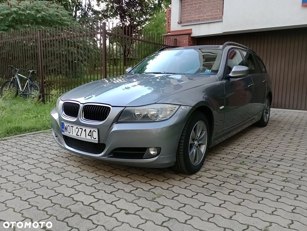 BMW Seria 3 318d DPF Touring - 2