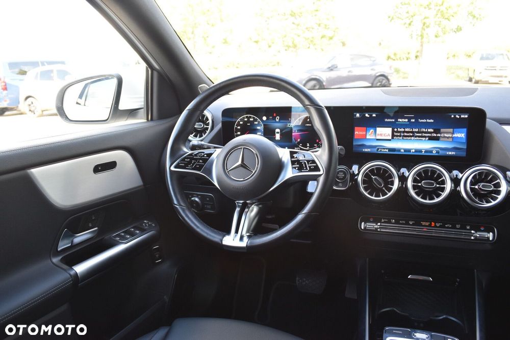 Mercedes-Benz GLA 220 d 4-Matic 8G-DCT - 11