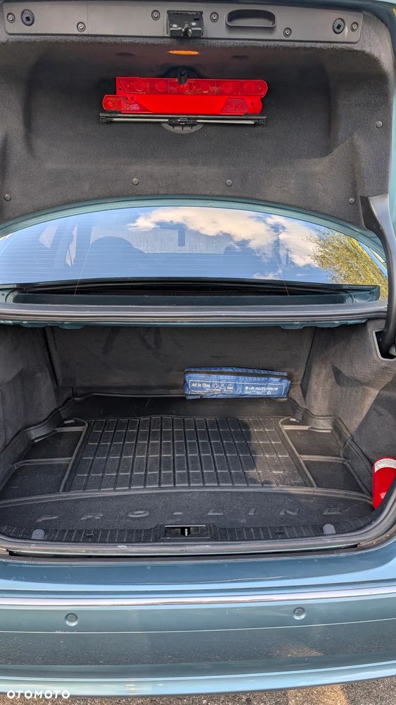 Mercedes-Benz Klasa E 240 T Avantgarde - 16