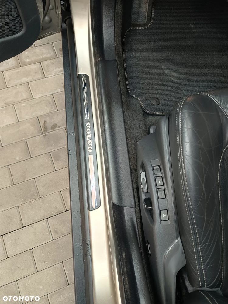 Volvo XC 70 - 23