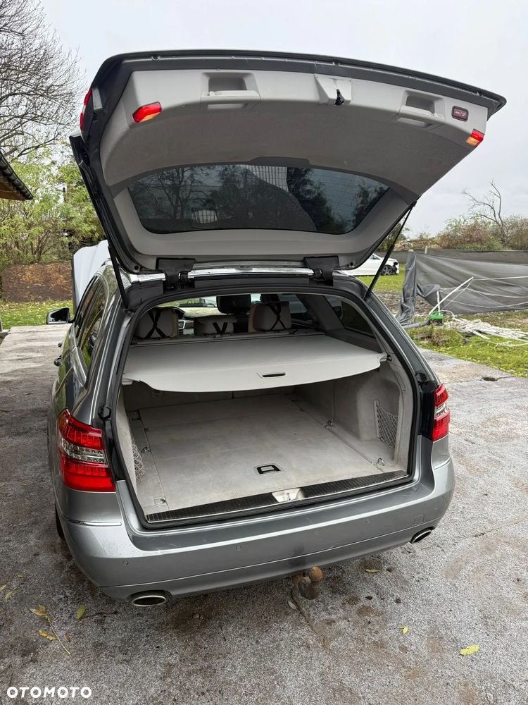 Mercedes-Benz Klasa E ver-300-bluetec-7g--tronic-elegance - 17