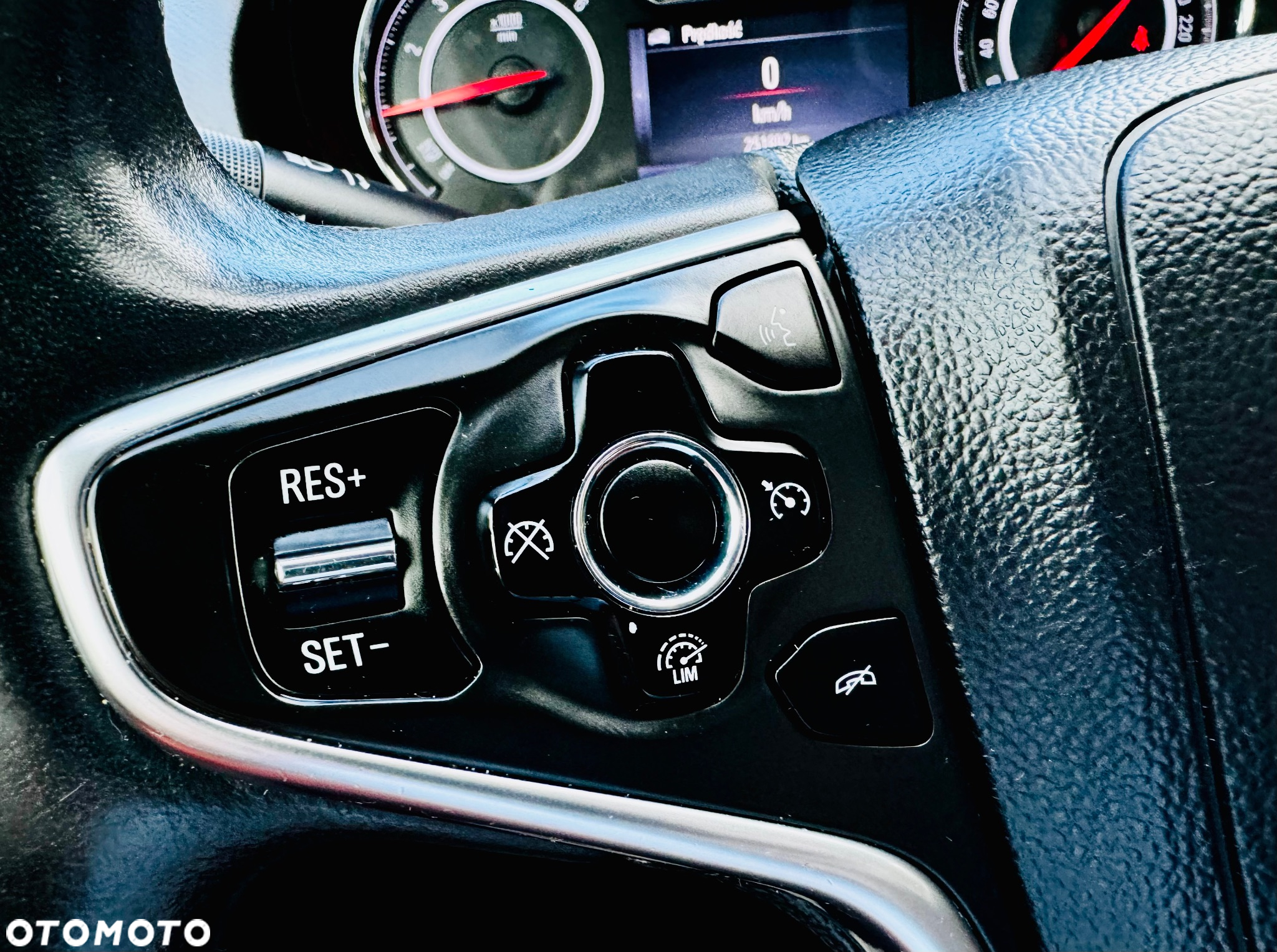 Opel Insignia - 37