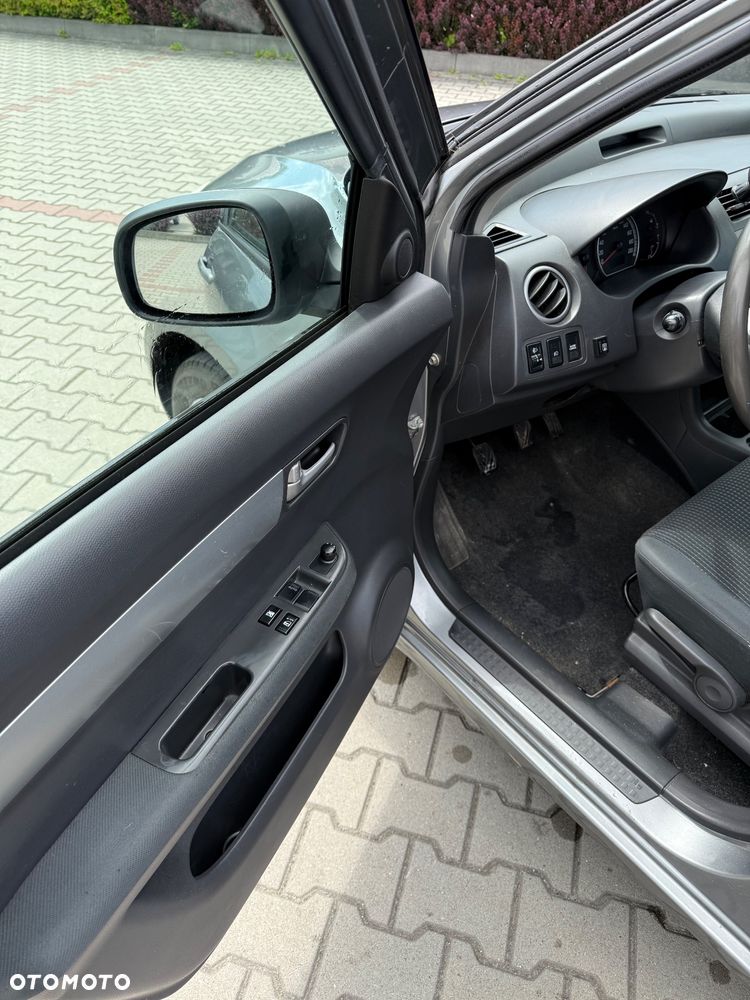 Suzuki Swift - 11