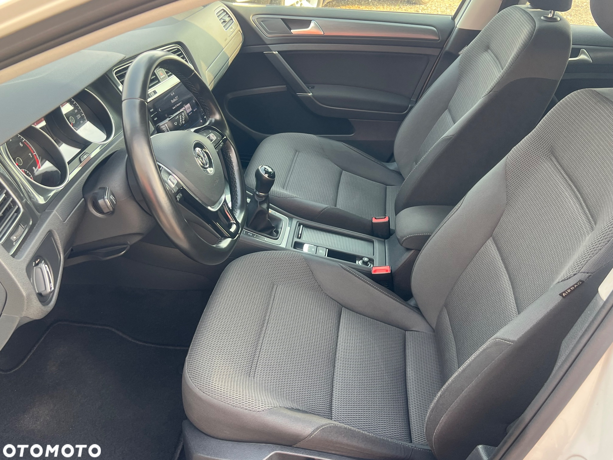 Volkswagen Golf VIII 1.5 TSI EVO Style - 5