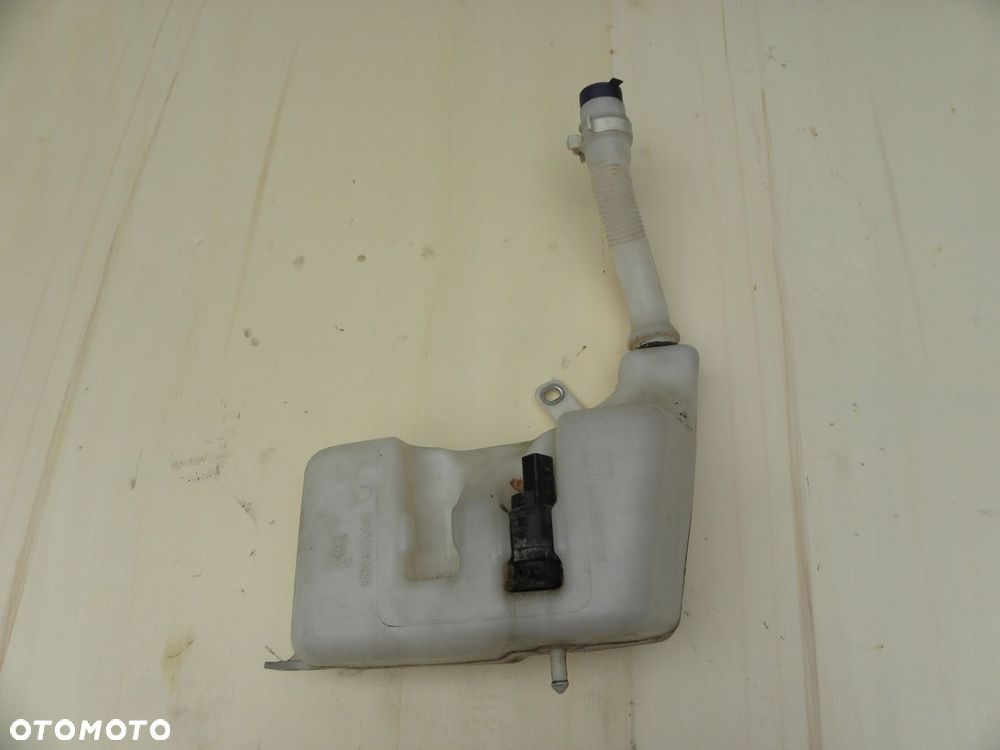 IVECO ZBIONICZEK PŁYNU DO SPRYSKIWACZY 2015- - 1