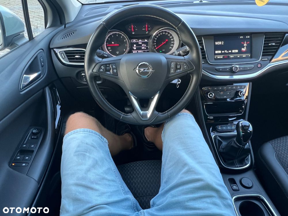 Opel Astra 1.4 Turbo Innovation - 17
