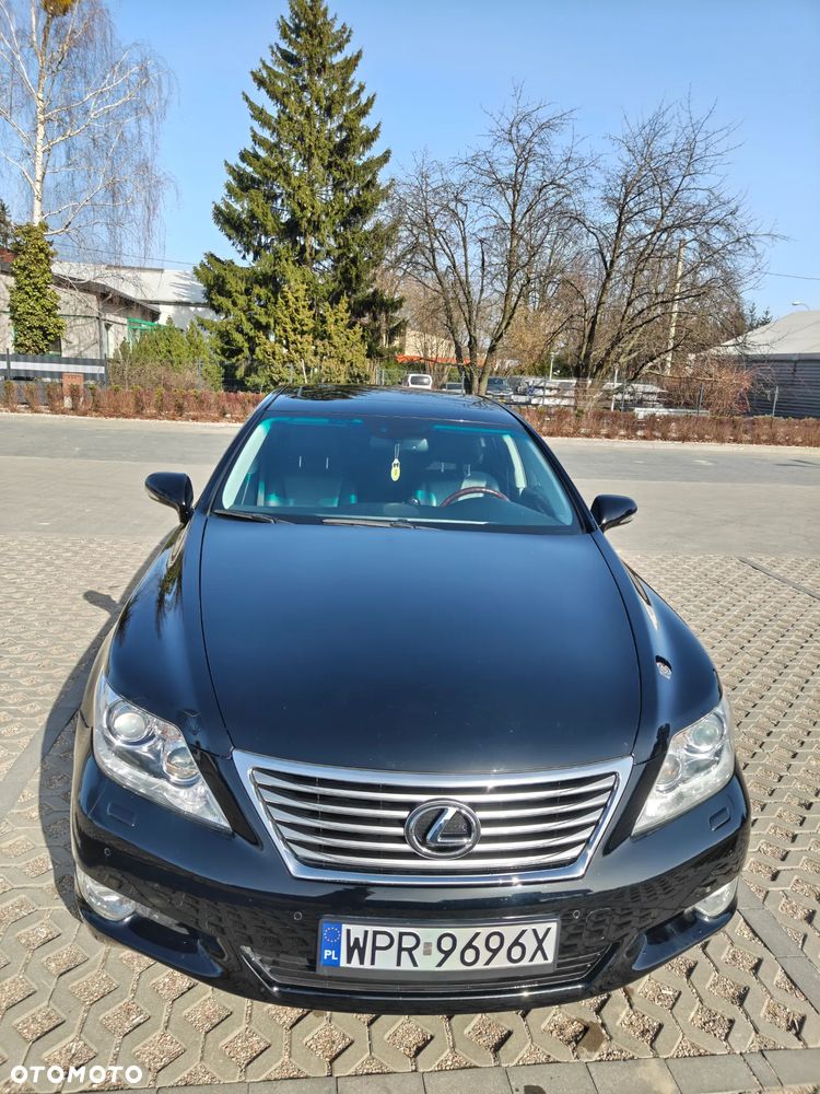 Lexus LS - 13
