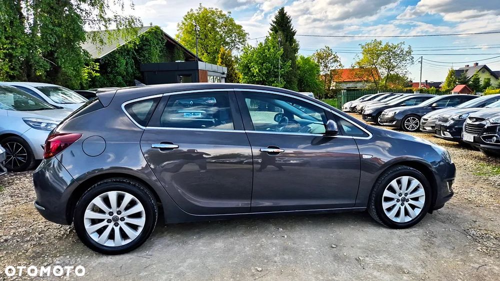 Opel Astra 1.4 Turbo Cosmo - 11