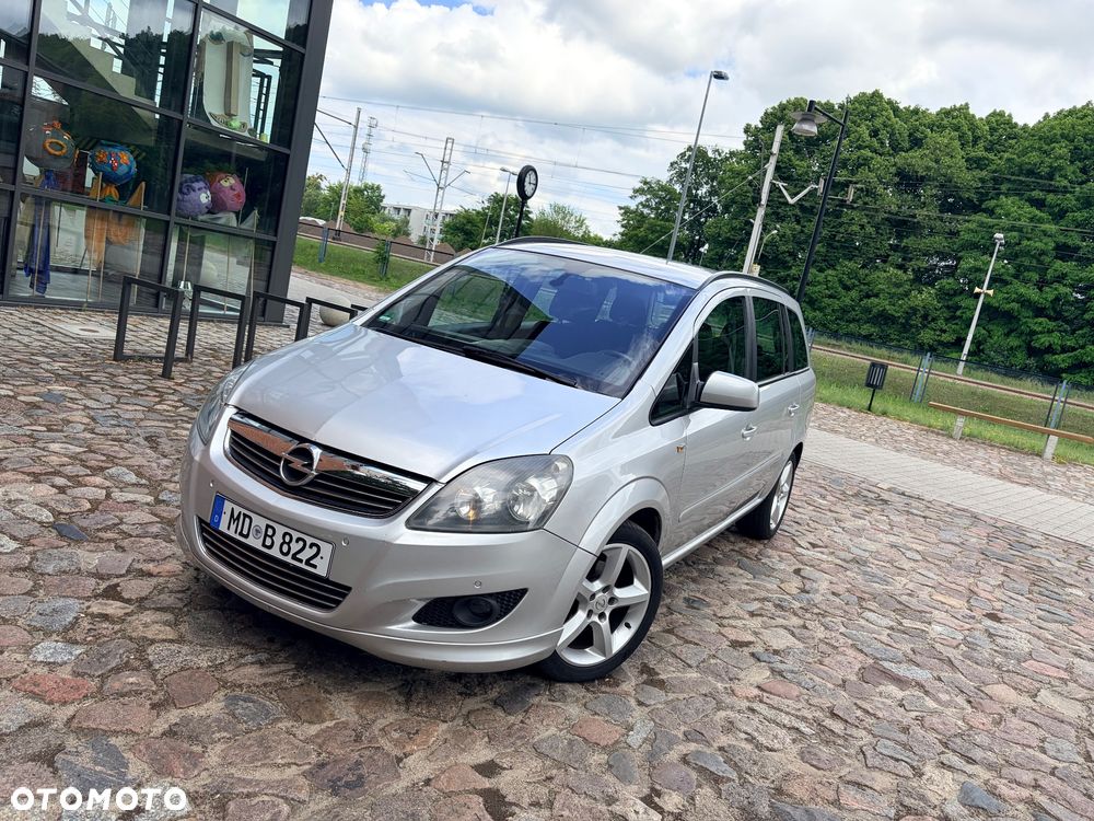 Opel Zafira Tourer 1.8 Edition - 1