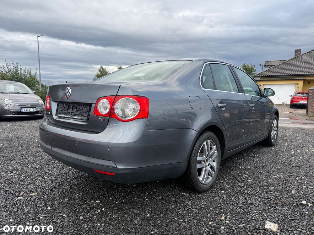 Volkswagen Jetta 1.4 TSI Sportline - 8