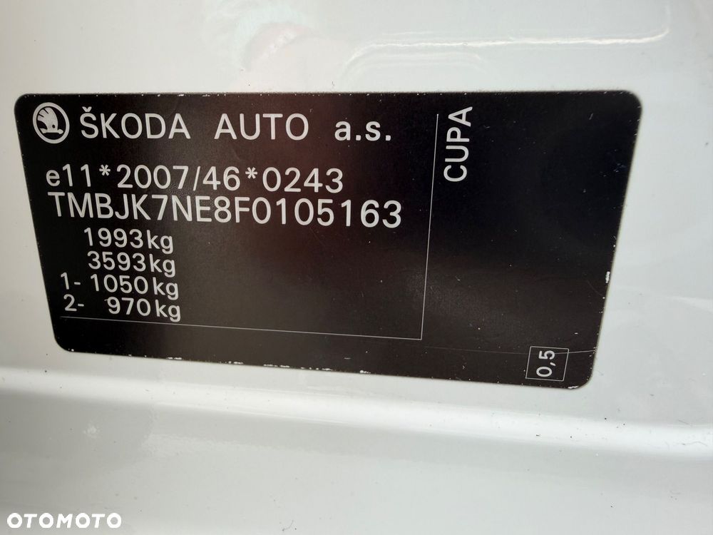 Skoda Octavia 2.0 TDI DSG RS - 33