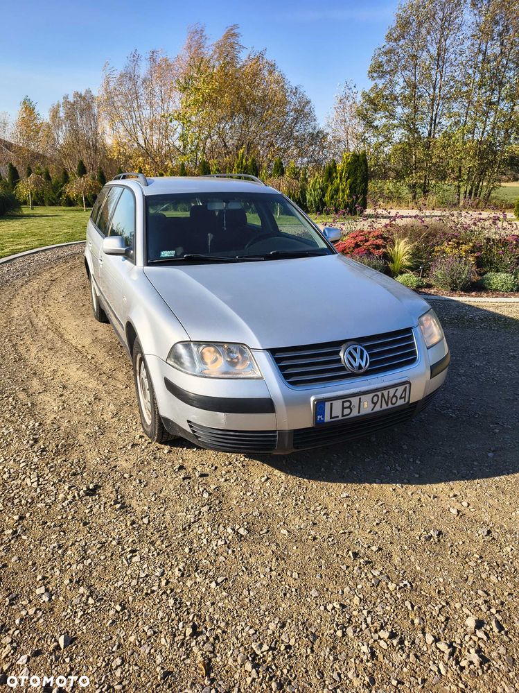 Volkswagen Passat - 1