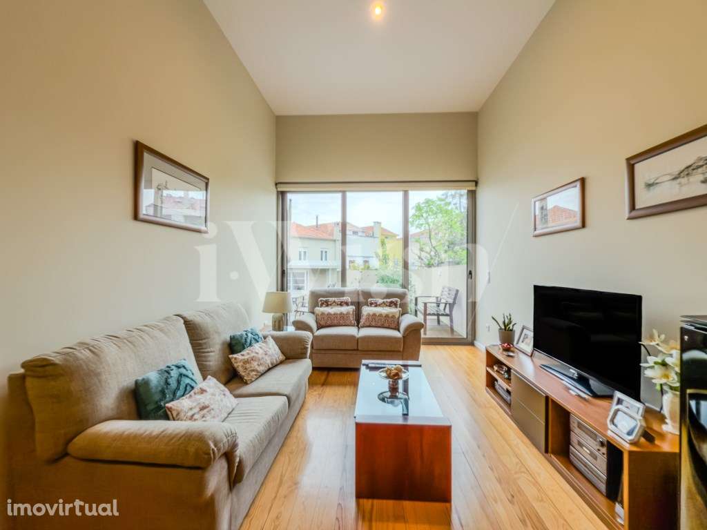 Moradia Renovada com Espaço Exterior, a Escassos Minutos da Boavista - Grande imagem: 2/27