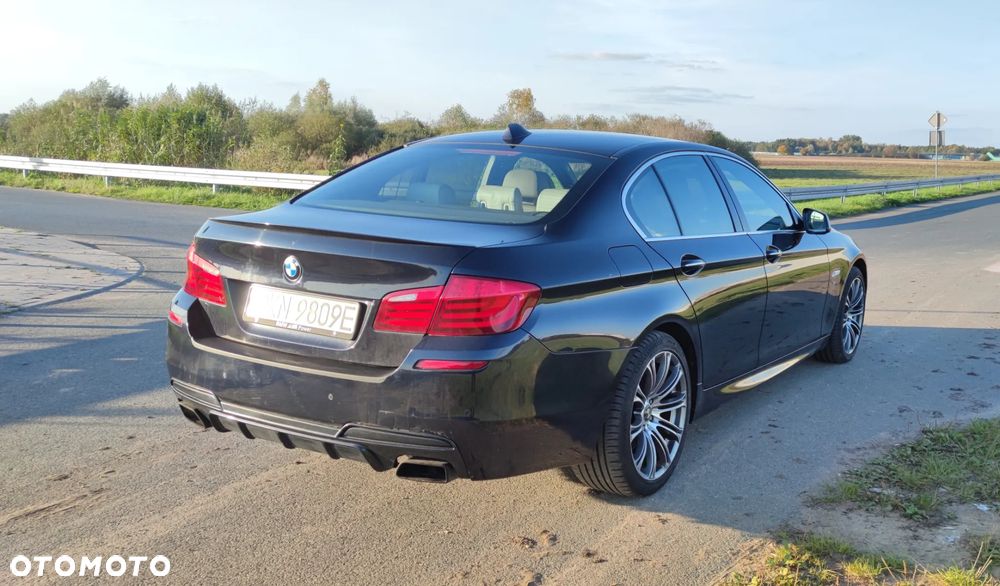 BMW Seria 5 550i xDrive - 4