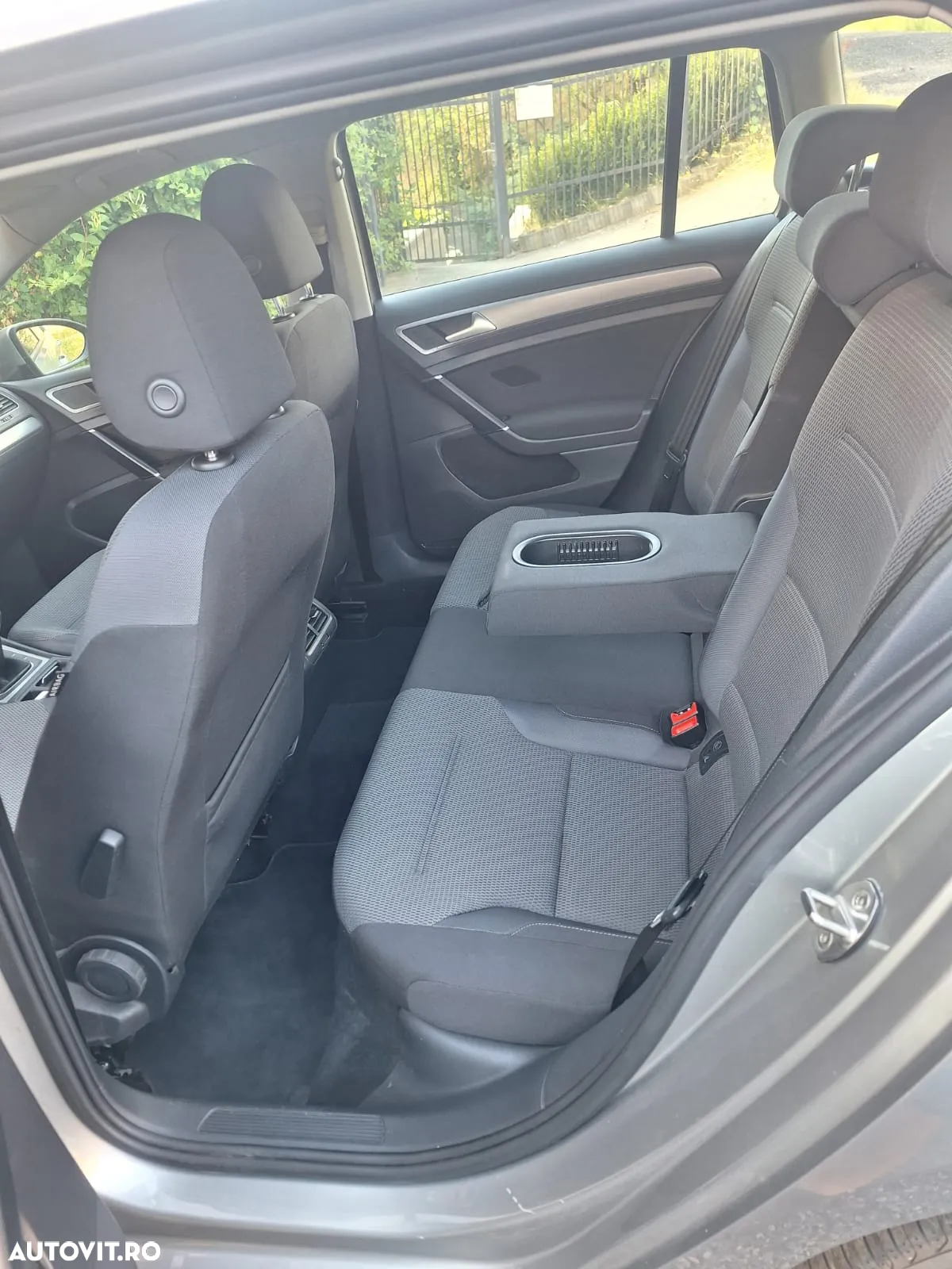 Volkswagen Golf - 8