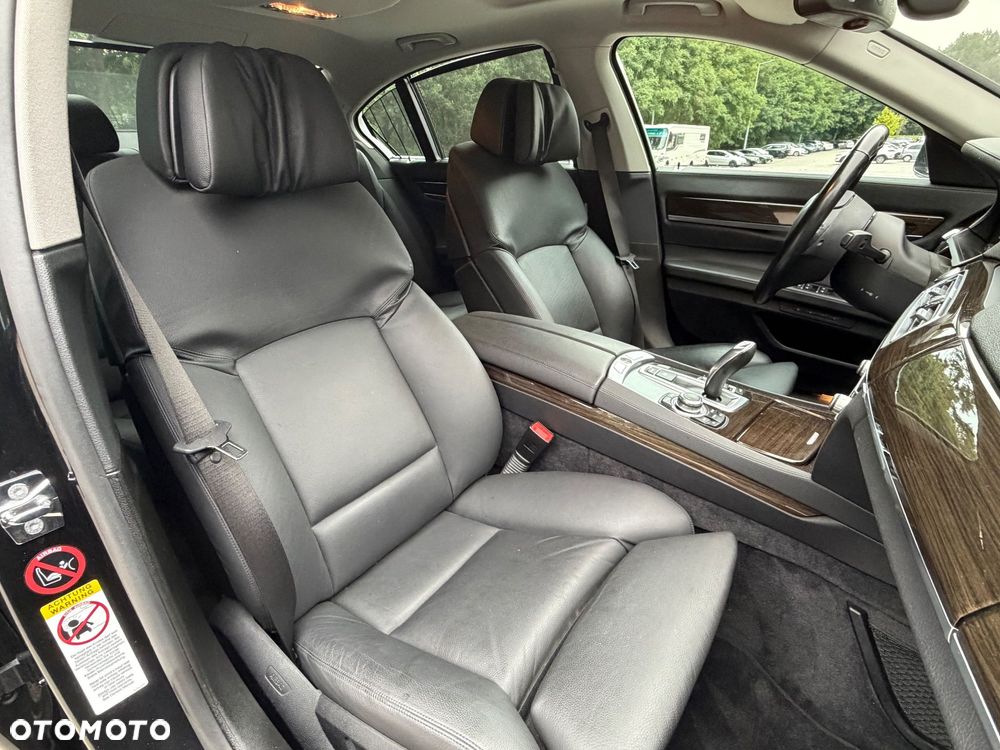 BMW Seria 7 730d - 31