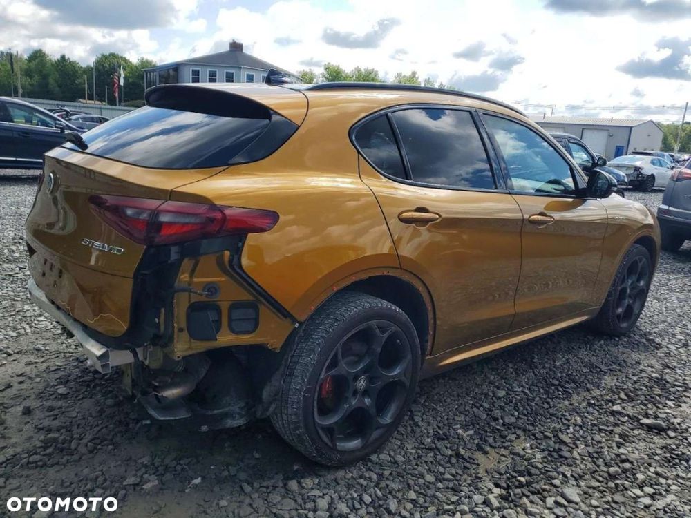 Alfa Romeo Stelvio - 2