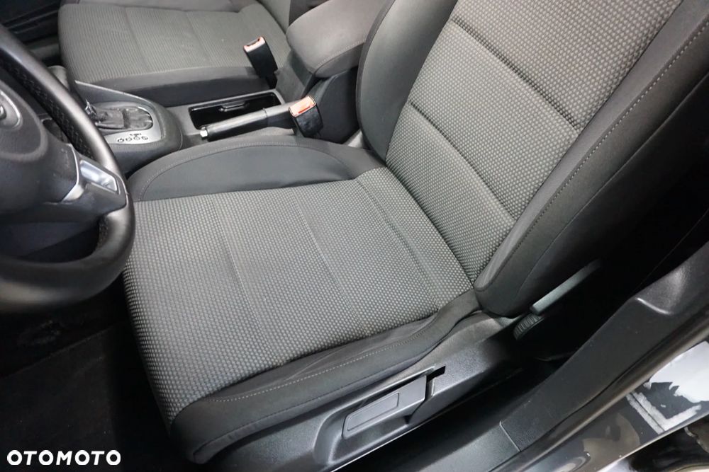 Volkswagen Golf 1.6 TDI DPF DSG Comfortline - 29