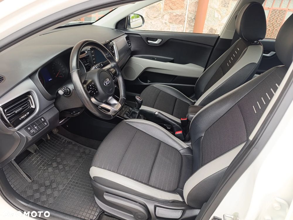 Kia Stonic 1.4 L - 26