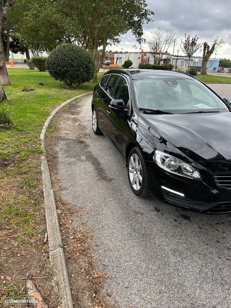 Volvo V60 2.0 D2 Momentum - 2