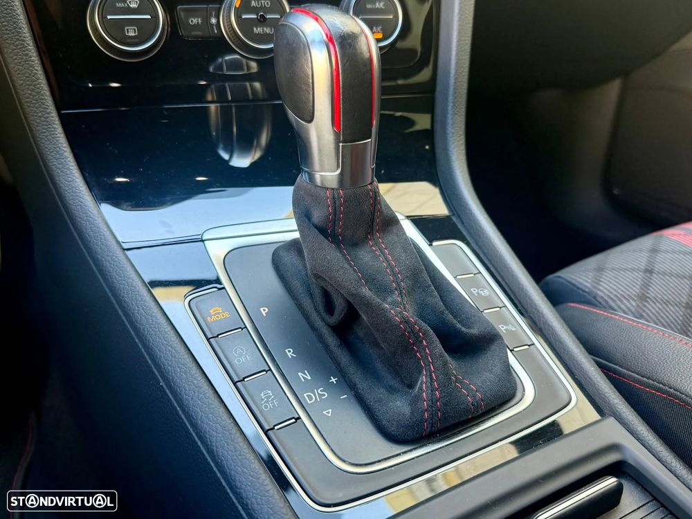 VW Golf GTI TCR 2.0 TSI OPF DSG - 21