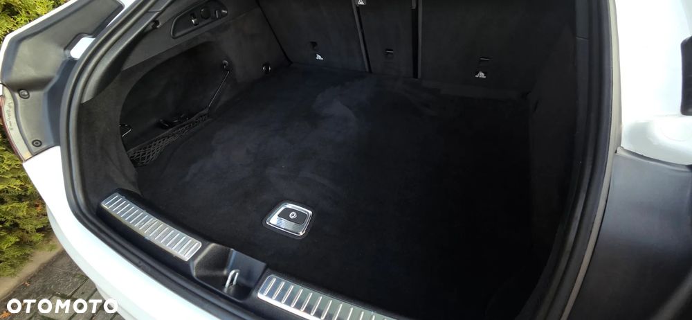 Mercedes-Benz GLC 220 d 4Matic 9G-TRONIC AMG Line - 33