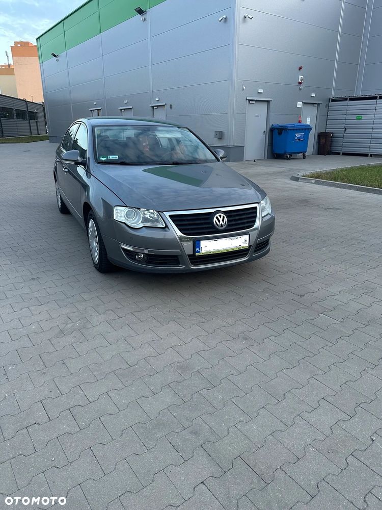Volkswagen Passat - 2