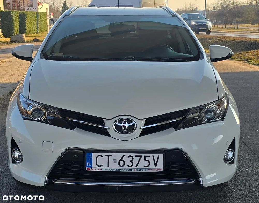 Toyota Auris 1.6 Valvematic Multidrive S Comfort - 1