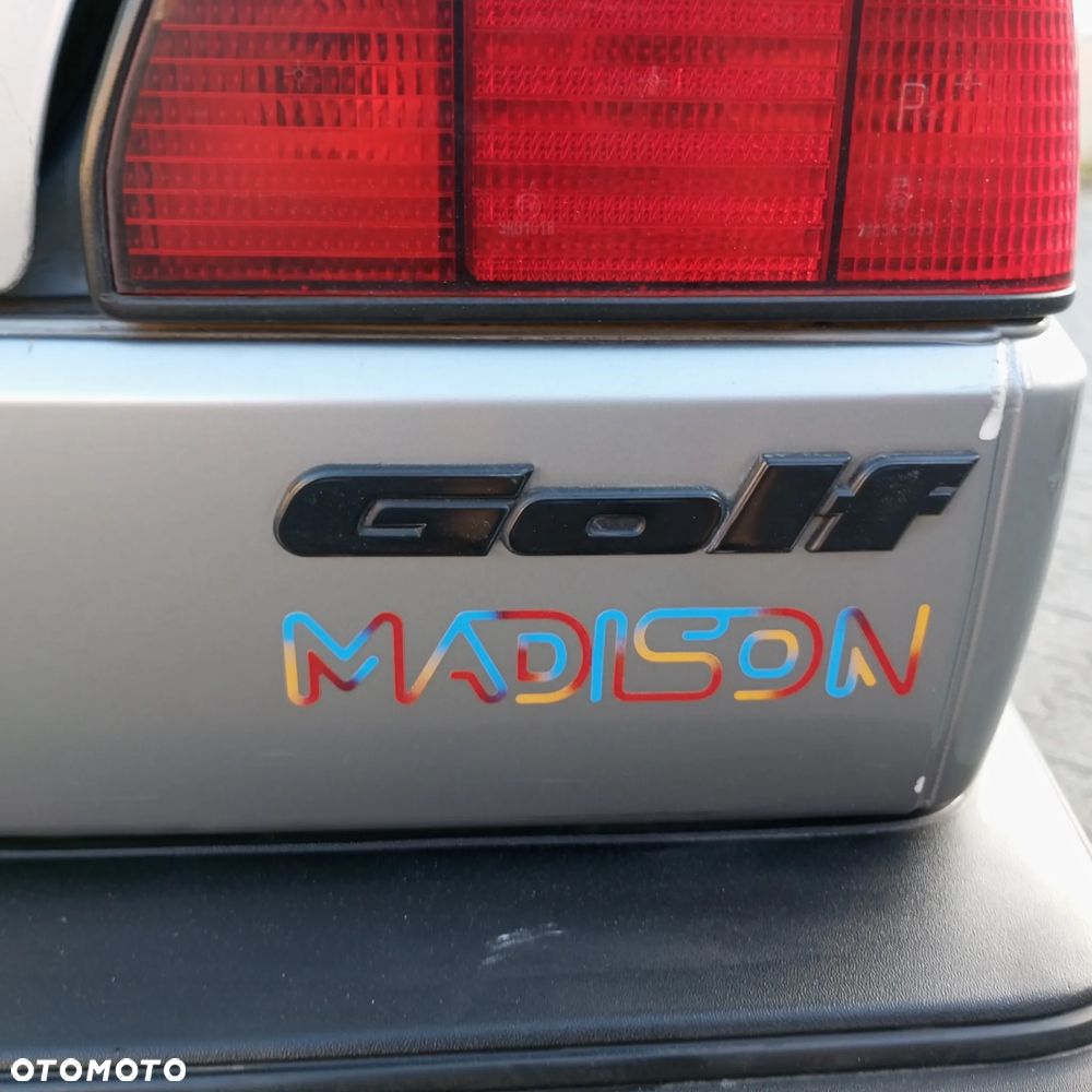 Volkswagen Golf - 31