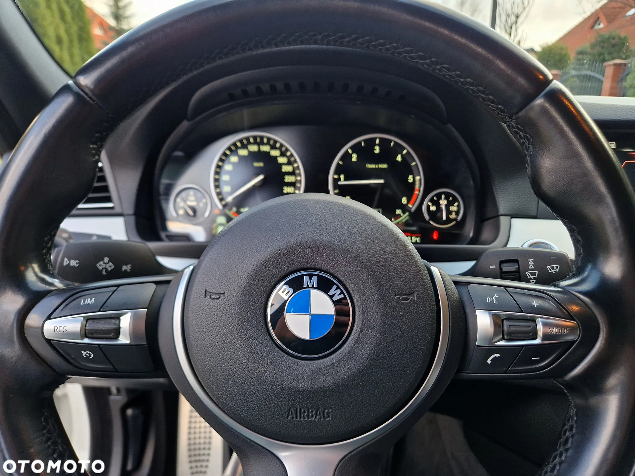 BMW Seria 5 525d xDrive - 37