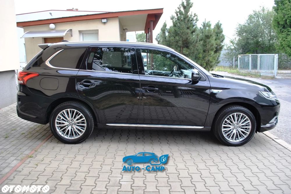 Mitsubishi Outlander PHEV Instyle + - 10